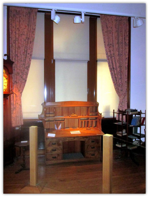 Desk